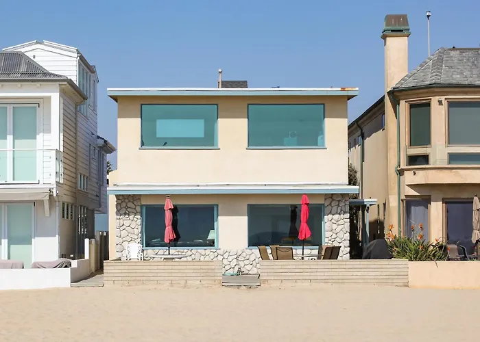 West Newport Oceanfront Home And Patio On 65Th St